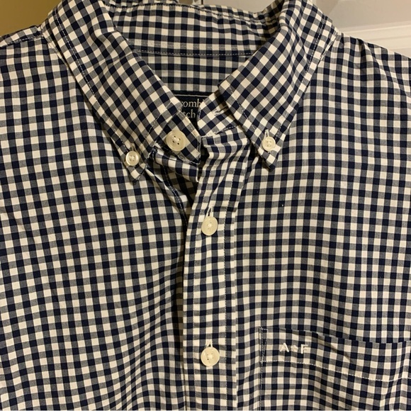 Abercrombie & Fitch Size Large Long Sleeve Button Down Shirt - Picture 2 of 10